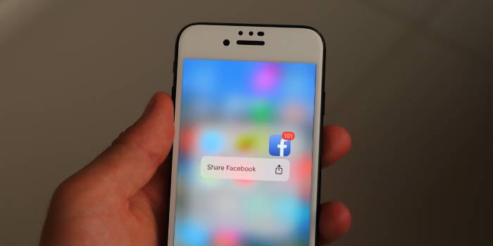 notifica cellulare accesso a facebook